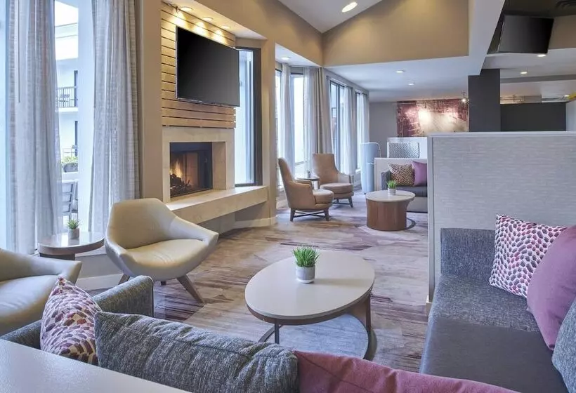 Отель Courtyard By Marriott Detroit Troy