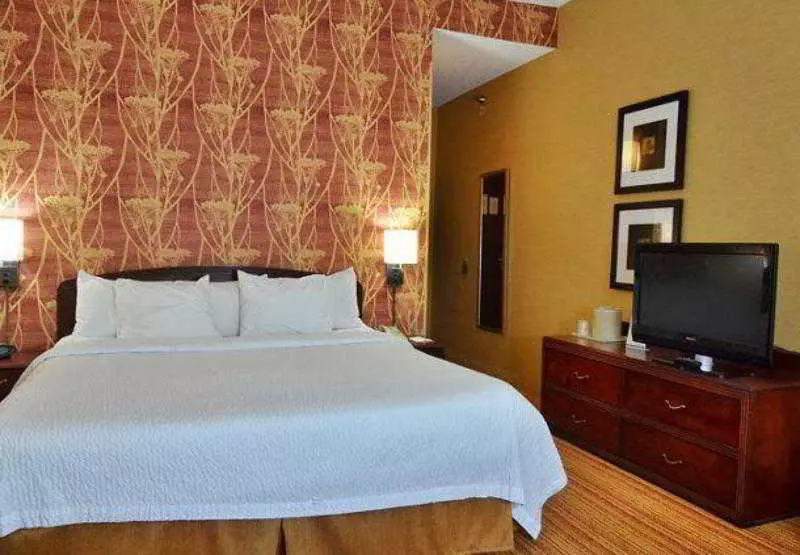 هتل Courtyard By Marriott Indianapolis South