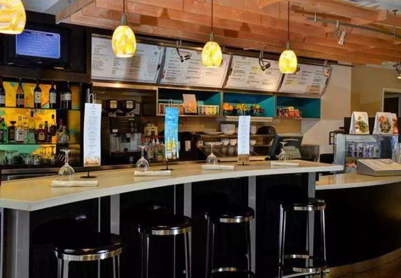 هتل Courtyard By Marriott Indianapolis South