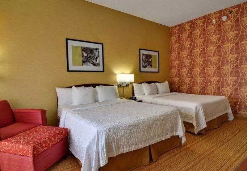 هتل Courtyard By Marriott Indianapolis South
