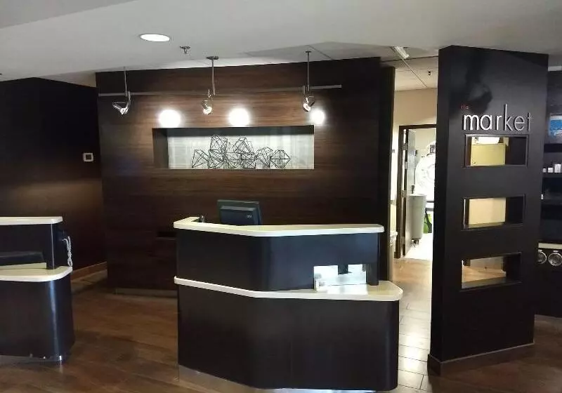 هتل Courtyard By Marriott Indianapolis South