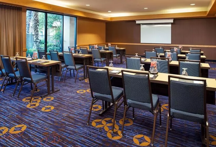 Otel Courtyard Palm Desert