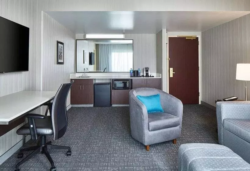 호텔 Courtyard Portland Downtown/convention Center