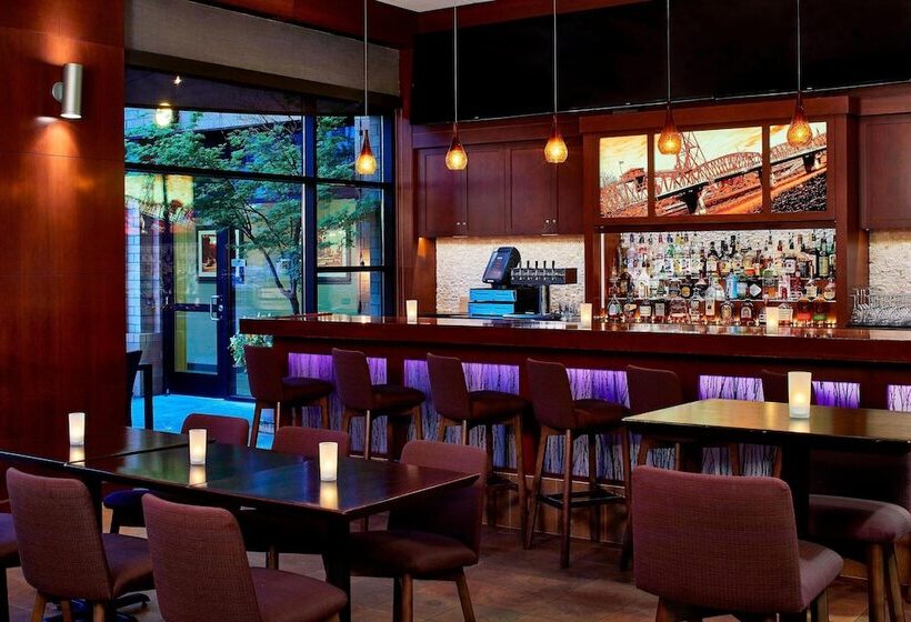 Otel Courtyard Portland Downtown/convention Center