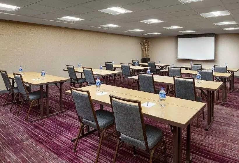 호텔 Courtyard By Marriott Roseville