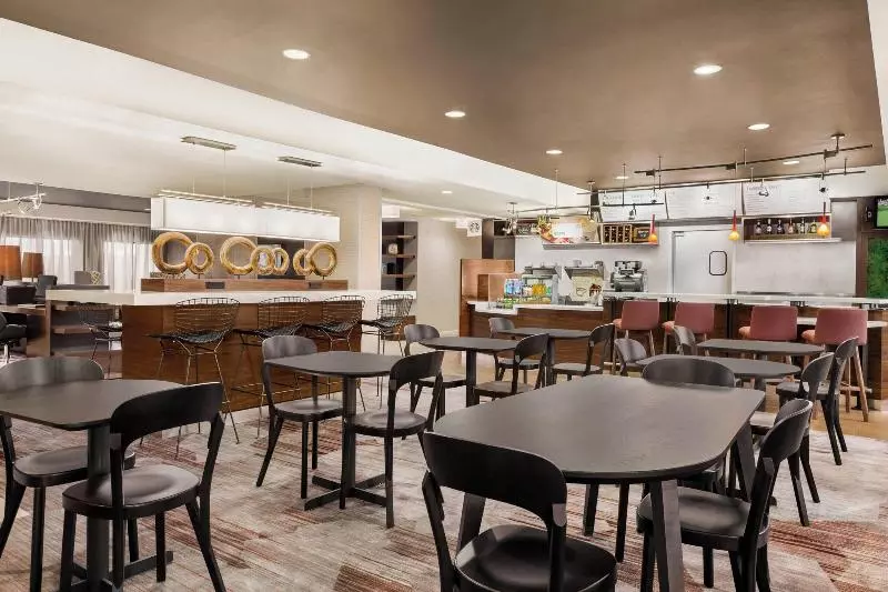 호텔 Courtyard By Marriott Roseville