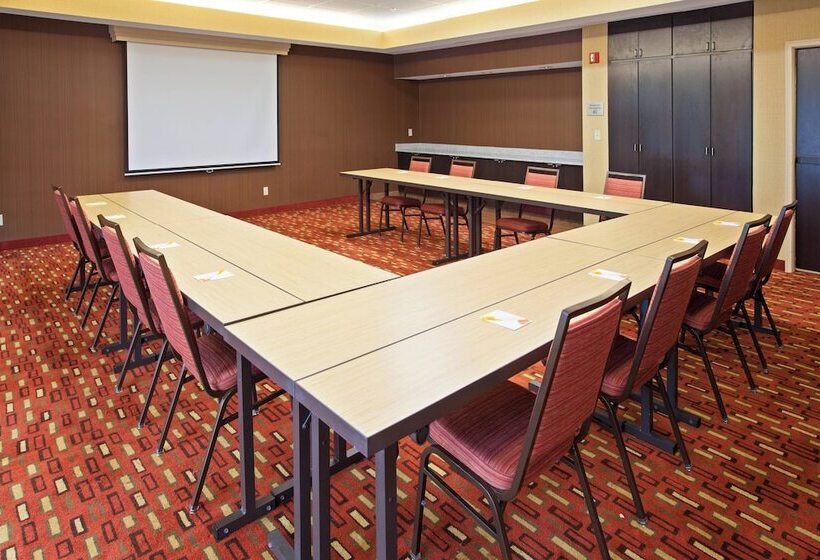 فندق Courtyard Mishawaka University Area