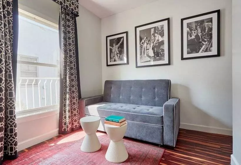 ホテル The Crescent Powered By Sonder