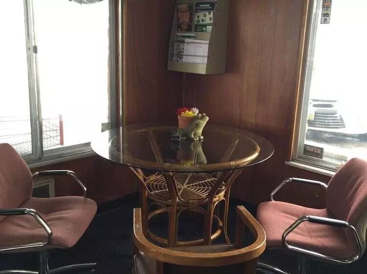 هتل Crown Inn