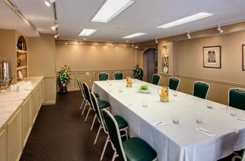 酒店 Dauphine Orleans