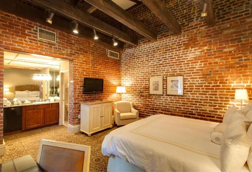 Hotel Dauphine Orleans