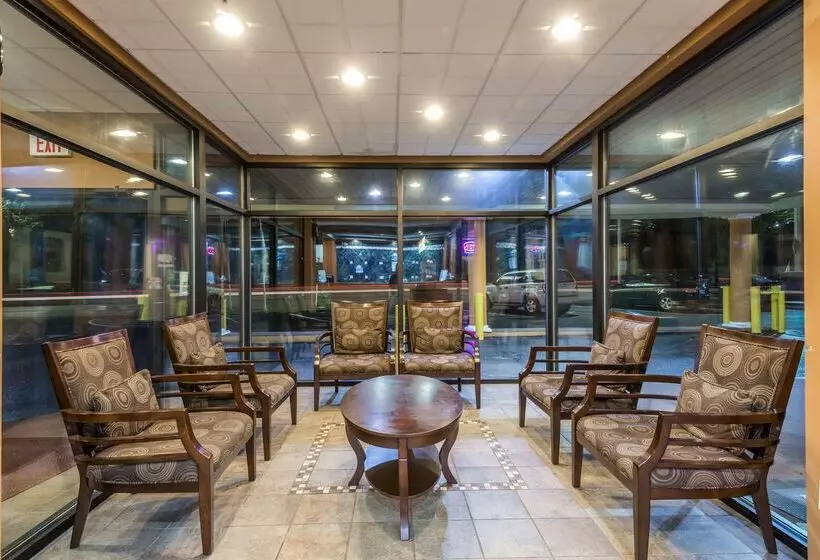 هتل Days Inn By Wyndham Pittsburgh