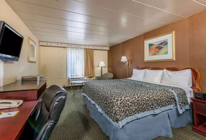 هتل Days Inn By Wyndham Pittsburgh