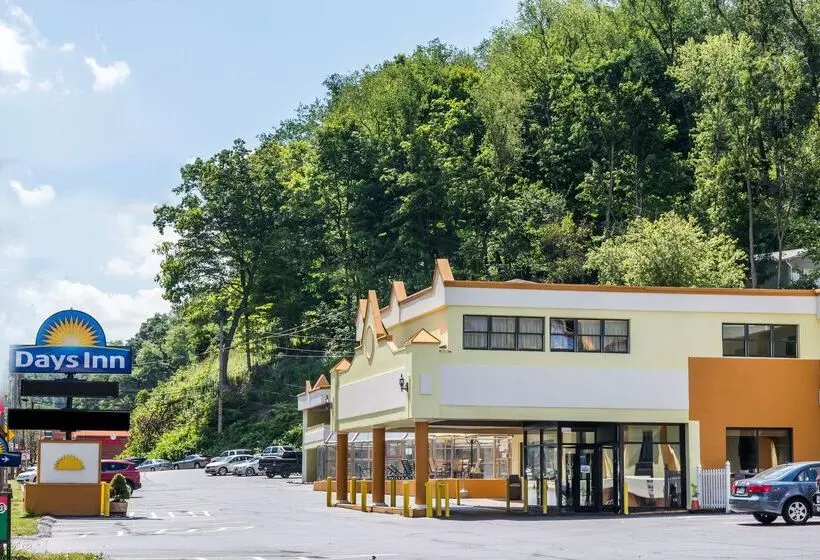 هتل Days Inn By Wyndham Pittsburgh