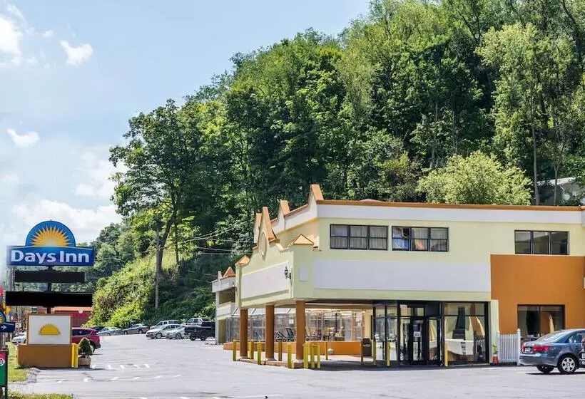 هتل Days Inn By Wyndham Pittsburgh