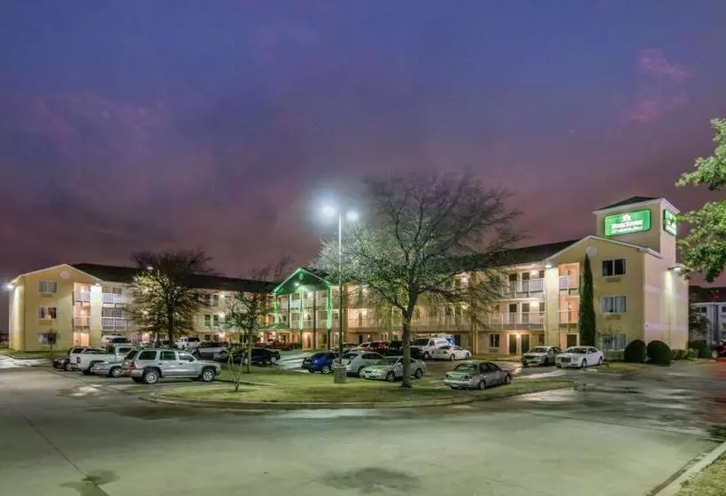 호텔 Hometowne Studios Dallas  Fort Worth