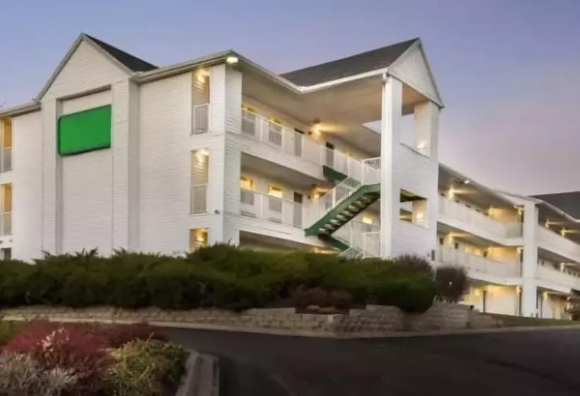 ホテル Birch Hill Suites Kansas City – Independence