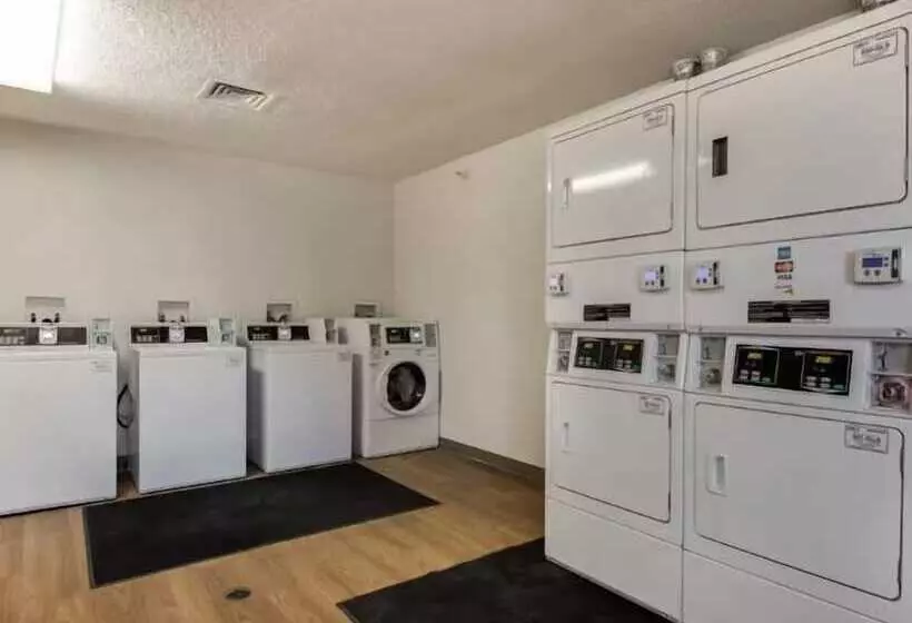 ホテル Birch Hill Suites Kansas City – Independence