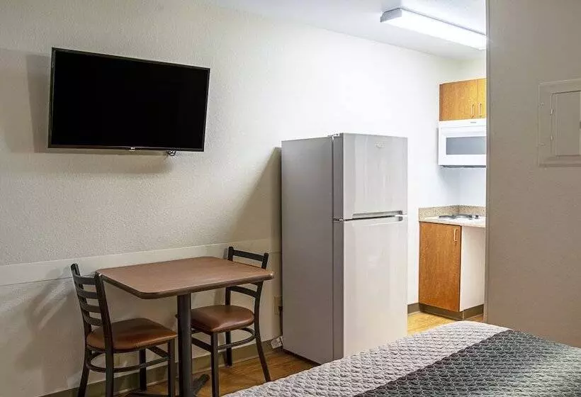 酒店 Hometowne Studios By Red Roof Salem, Or