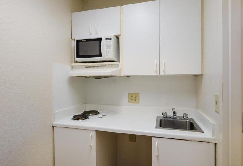 فندق Hometowne Studios By Red Roof Winston Salem University Pkwy