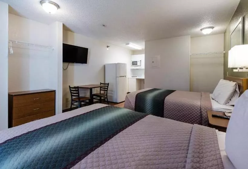 هتل Hometowne Studios By Red Roof Winston Salem   University Pkwy