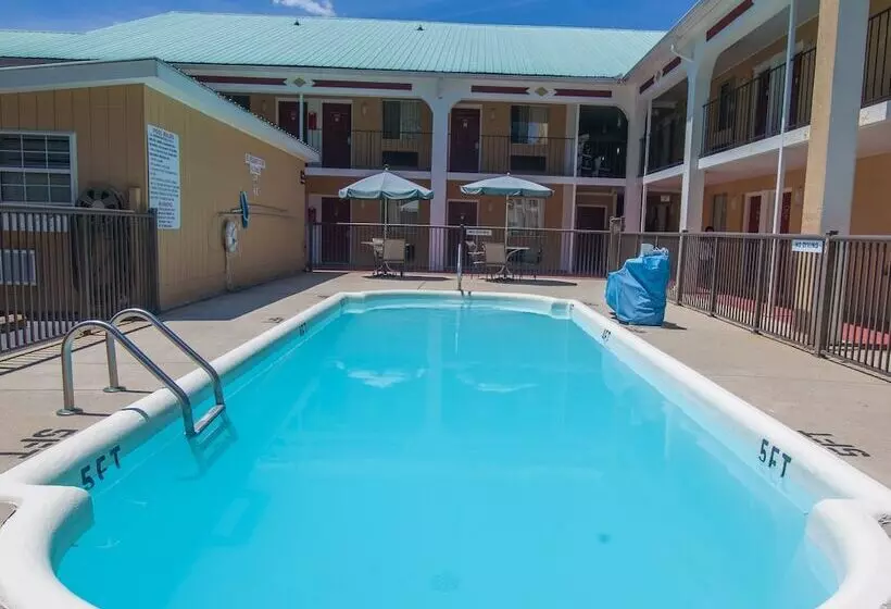 Отель Red Roof Inn Crossville