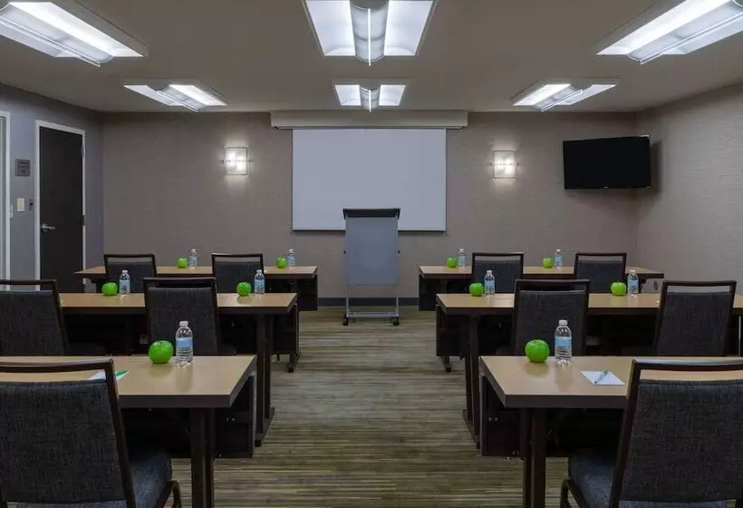 호텔 Sonesta Select Pleasant Hill