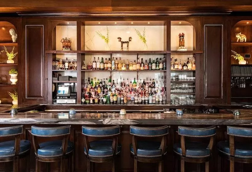 בית מלון כפרי The Charleston Place