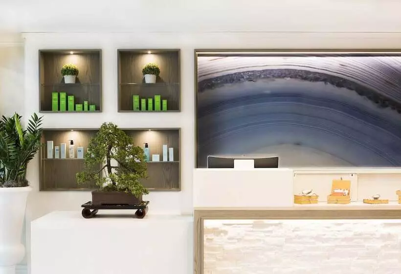 בית מלון כפרי The Charleston Place