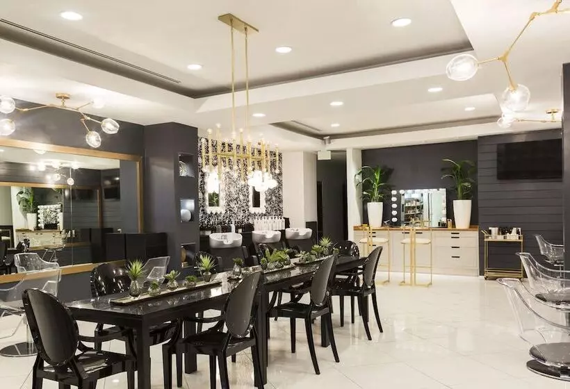 בית מלון כפרי The Charleston Place