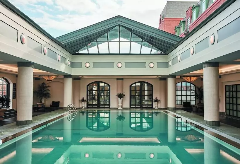 בית מלון כפרי The Charleston Place