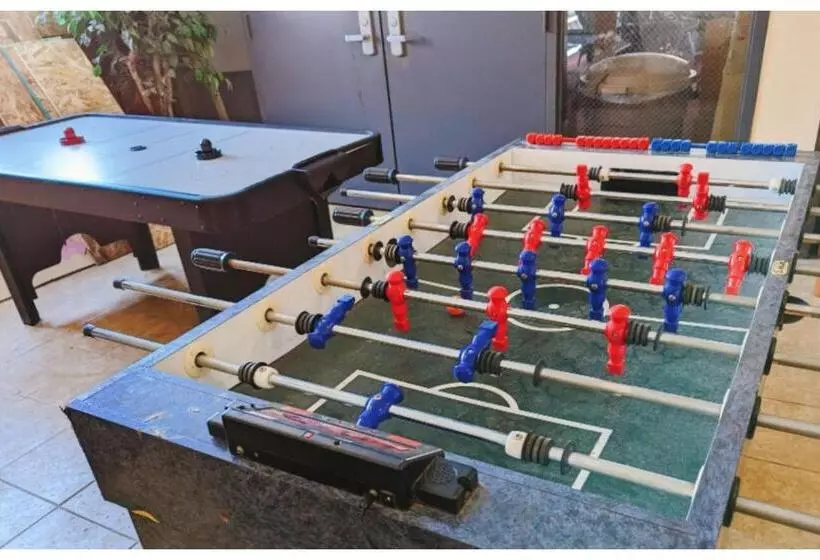 汽车旅馆 Asteria Inn And Suites