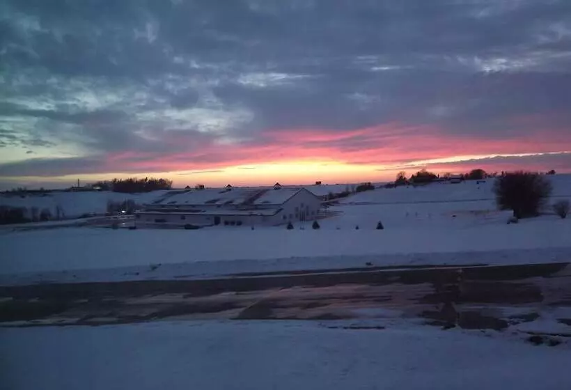 モーテル Crest Country Inn