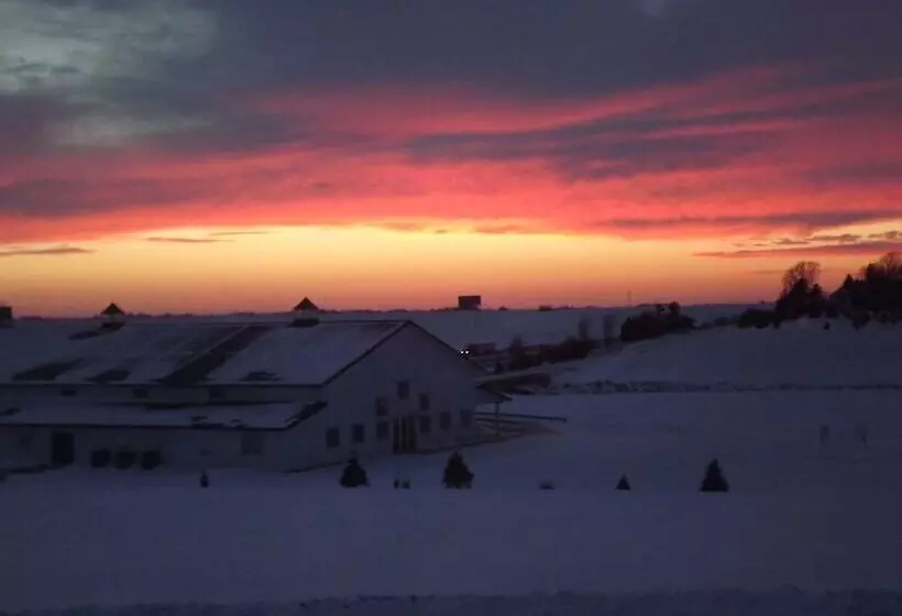 モーテル Crest Country Inn