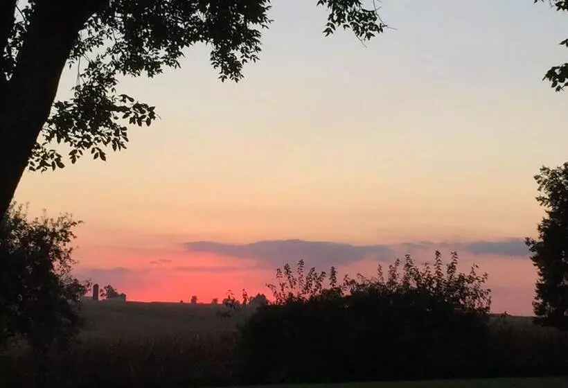 モーテル Crest Country Inn