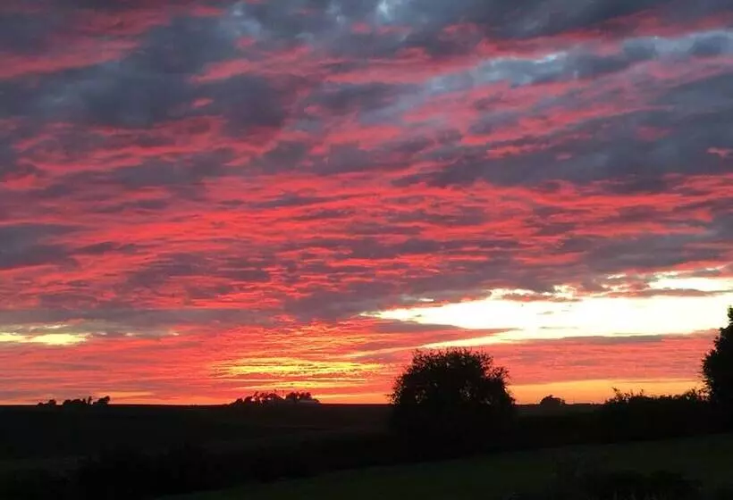 モーテル Crest Country Inn