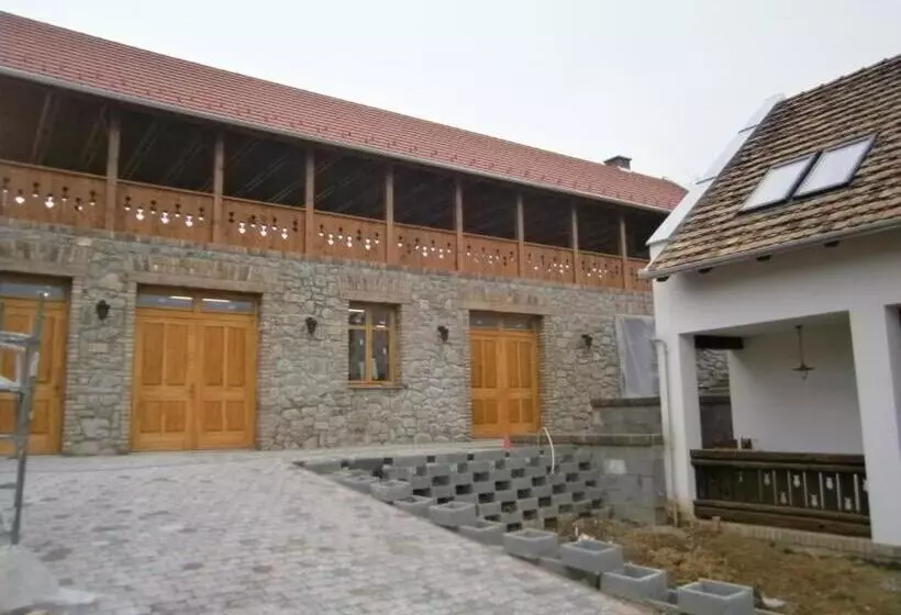 Hehl Pince Panzió