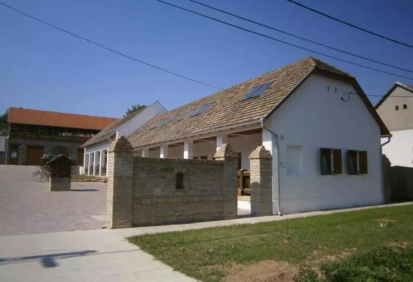 Hehl Pince Panzió