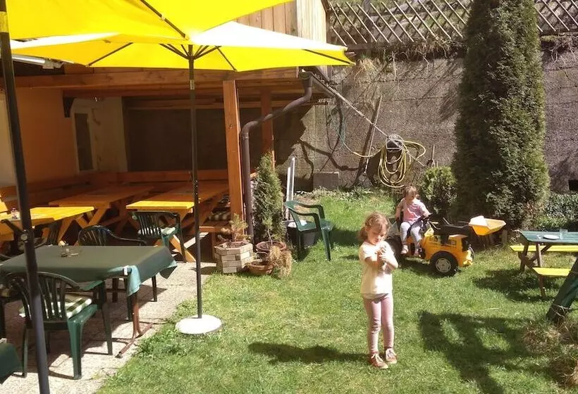 Hostelli Gasthof Rose