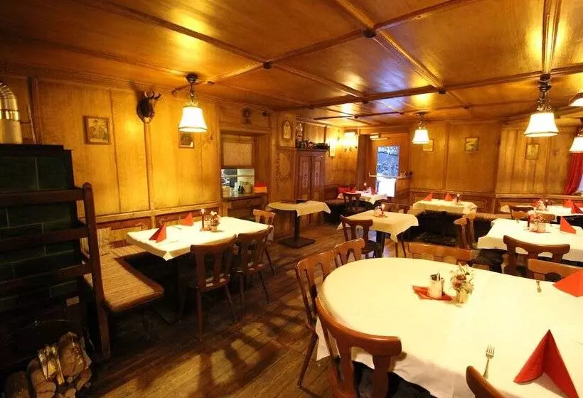 Hostelli Gasthof Rose