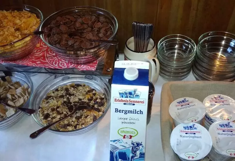 Hostelli Gasthof Rose