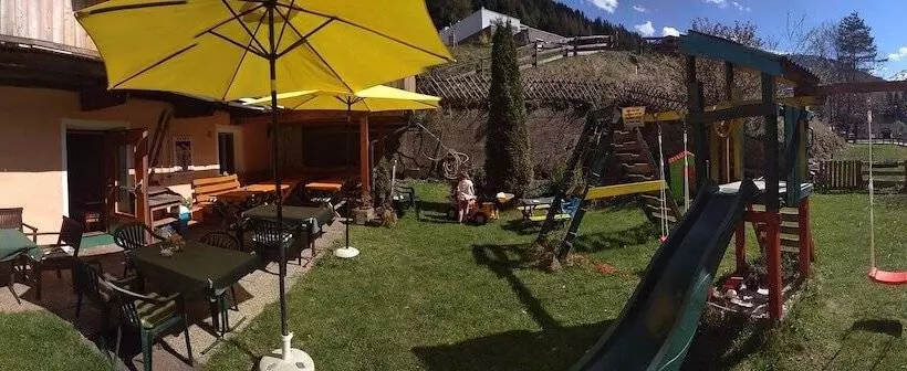 Hostelli Gasthof Rose