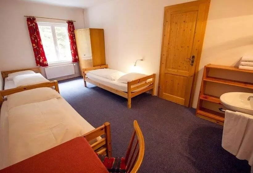 Hostelli Gasthof Rose