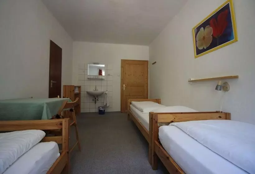 Hostelli Gasthof Rose