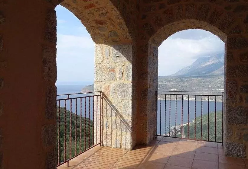 Hostelli Sofia Limeni View