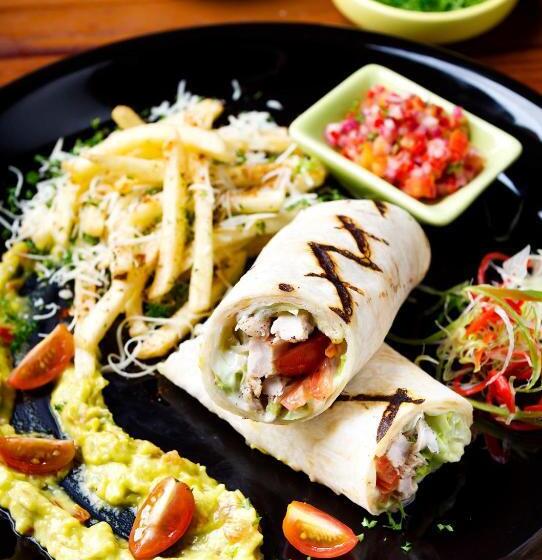 בית מלון כפרי Aviary Bintaro