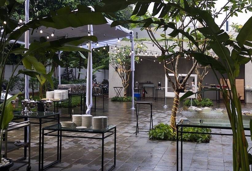 בית מלון כפרי Aviary Bintaro