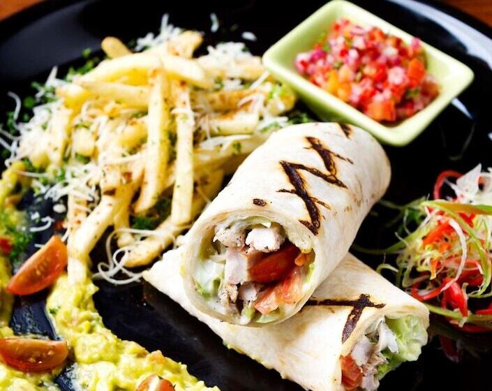 בית מלון כפרי Aviary Bintaro