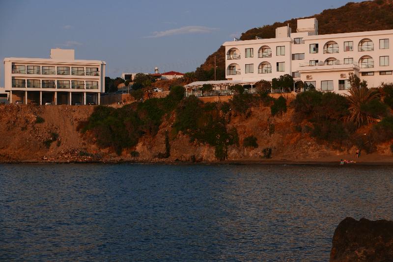 هتل E.j. Pyrgos Bay