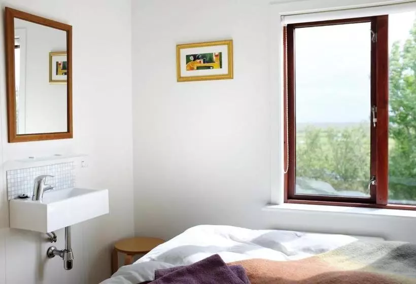 پانسیون Fagrahlíd Guesthouse
